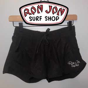 ron jon black floral shorts🌺